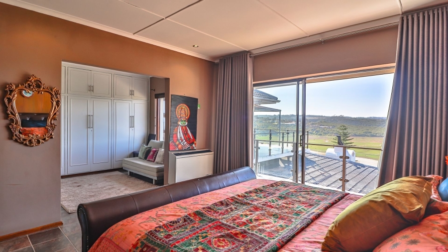 4 Bedroom Property for Sale in Bonza Bay Eastern Cape